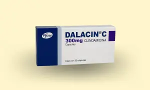 Opakowanie Dalacin C 300mg z klindamycyną, antybiotyk na ból ucha i zębów.